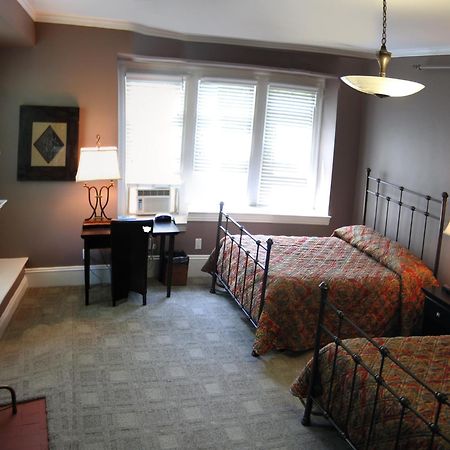 Longwood Inn Brookline Eksteriør bilde